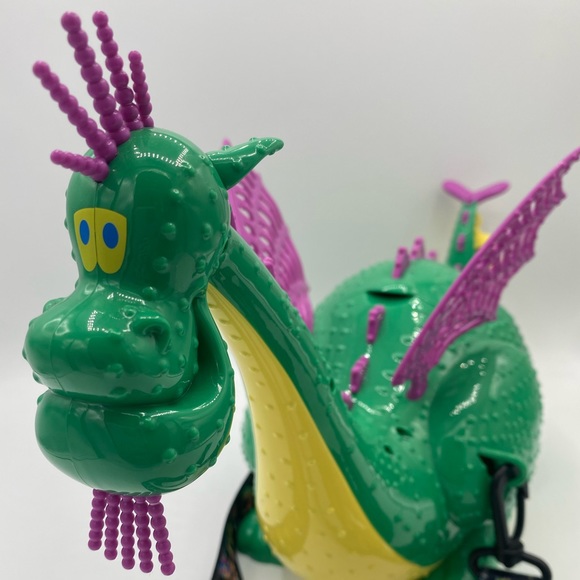 Disneyland Light-up Popcorn Bucket - Elliot the Dragon - Picture 2 of 5